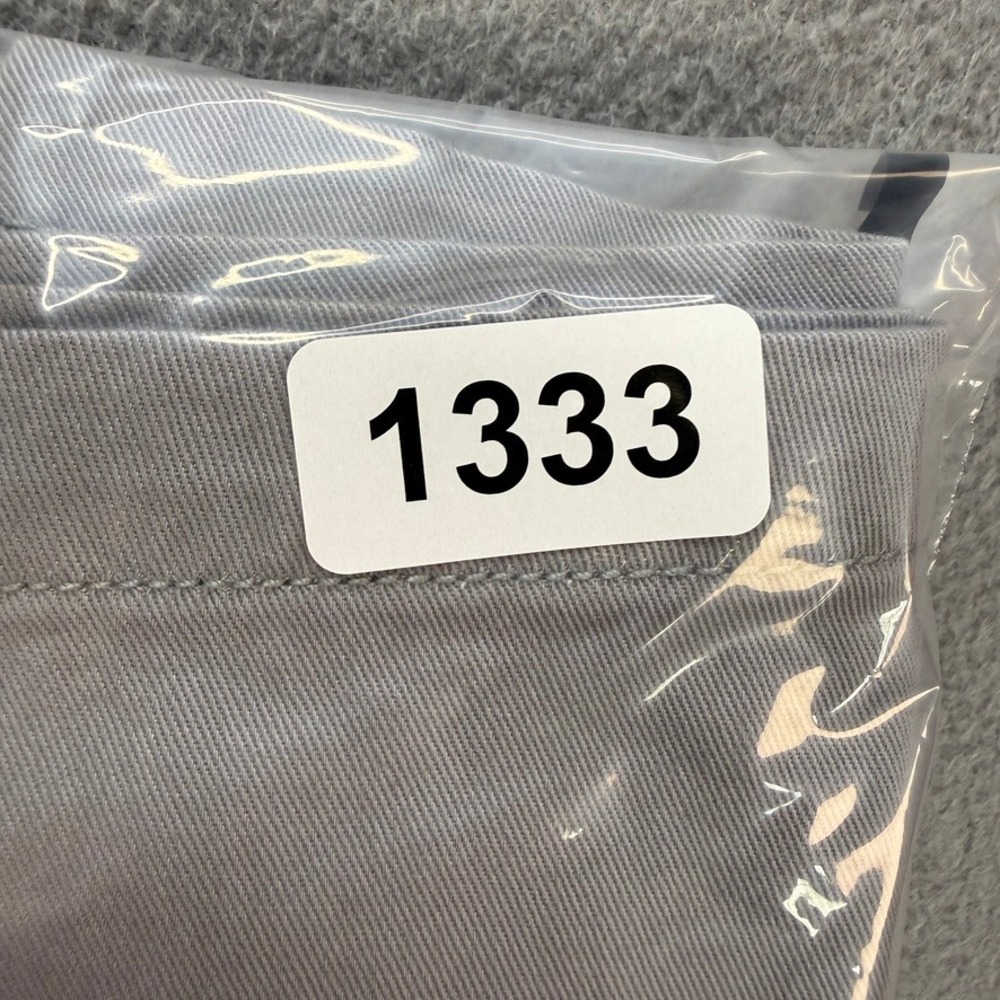 Levi Signature Cargo Shorts Relaxed Size 44 (FIT 45) Gray Utility Workwear NWT - Picture 15 of 15